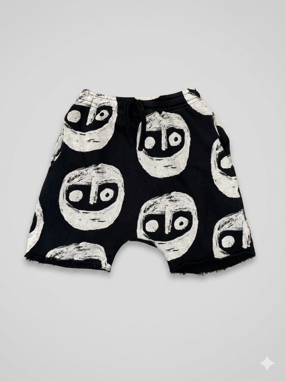 NUNUNU Black & White Light The Warrior Graphic Face Kids Shorts, Unisex 12-14